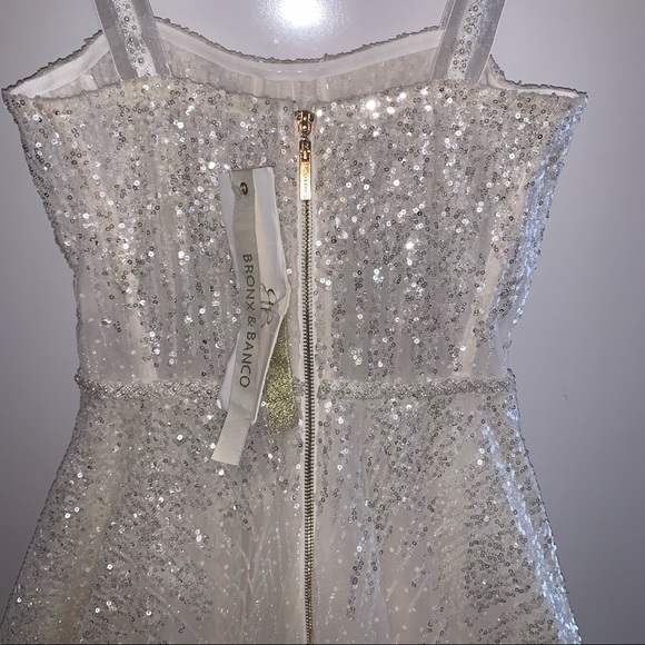 Bronx and Banco Mademoiselle Bridal Midi Dress in White is available for purchase on au PAY Market - Imported Goods Online Store Co.Ltd. | au PAY Market - Online Shopping Site Bronx and Banco Mademoiselle Bridal Midi Dress in White is available for purchase on au PAY Market - Imported Goods Online Store Co.Ltd. | au PAY Market - Online Shopping Site